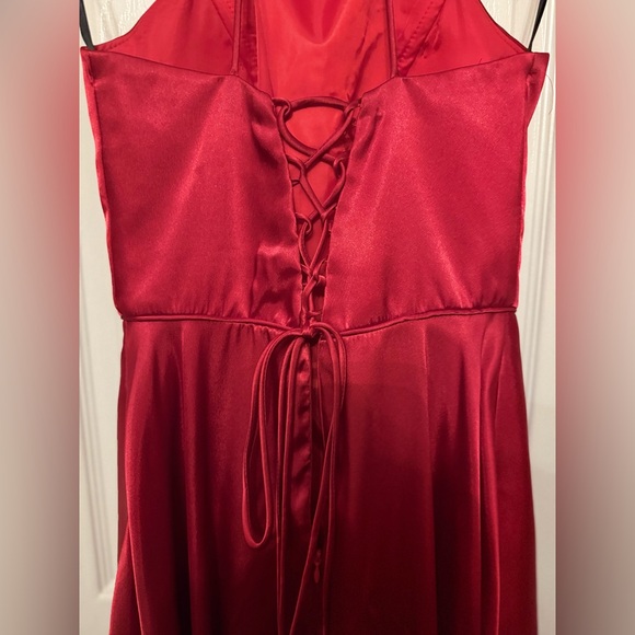 Laura Stunning Crimson Halter Prom Dress - Picture 5 of 8